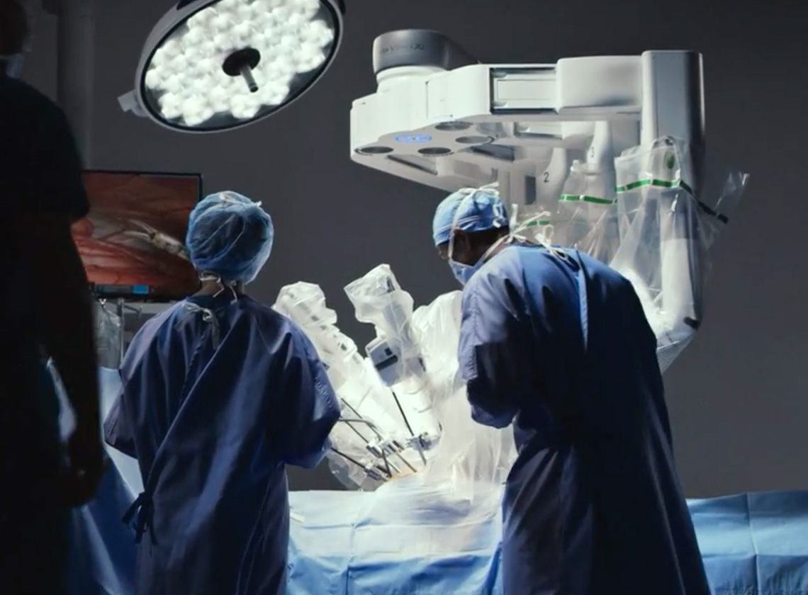 Surgeons in Operating Room with the da vinci system