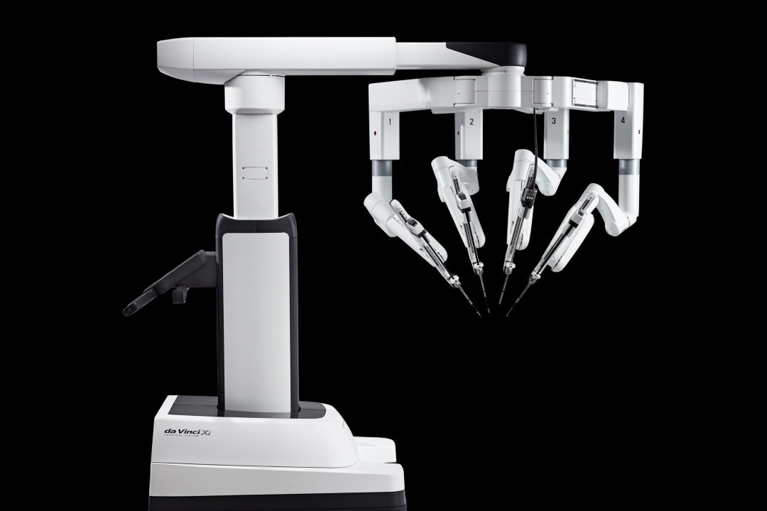 Da Vinci Xi surgical system patient cart side view