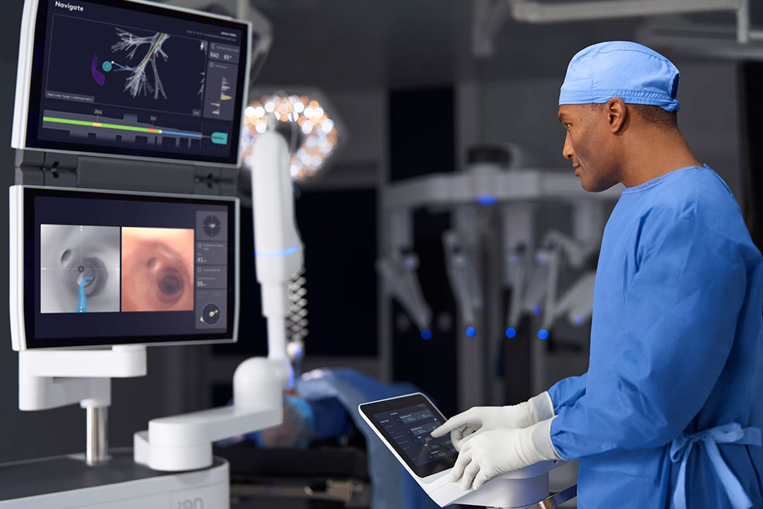 Pulmonologist with Ion system