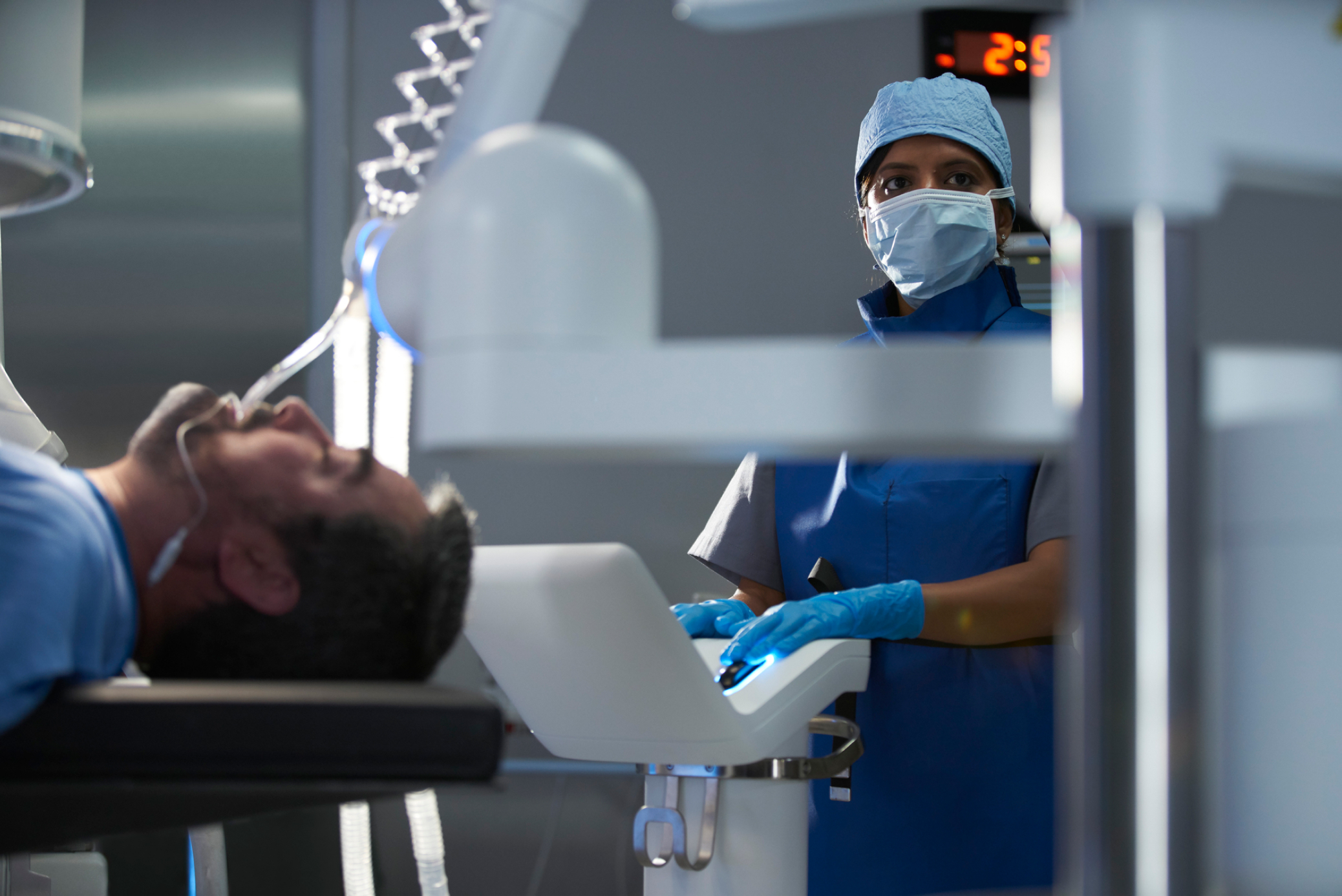 Patient undergoing robotic bronchoscopy with Ion