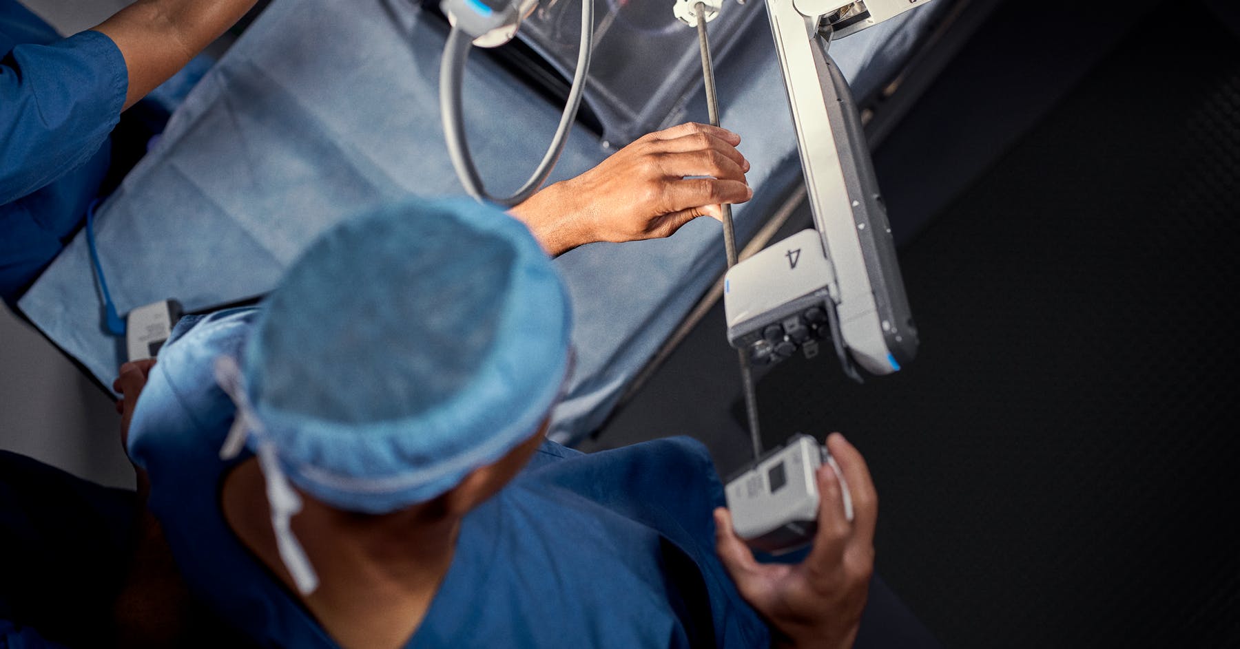 Da Vinci システムを持つインテュイティブのTraining and Educationメンバー